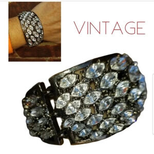Vintage‎ hematite and crystal bracelet